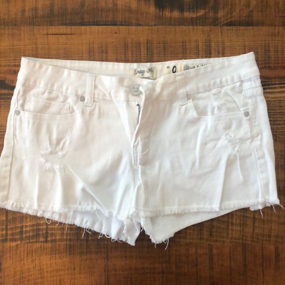 White jean shorts, size 9 juniors